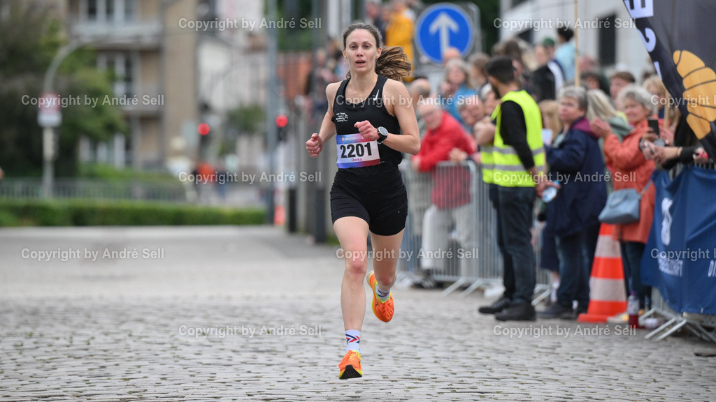 10 km Bäcker-Andresen-Lauf | Z9D_4813, 14.06.24, Holstenköstenlauf 2024, 10 km Bäcker-Andresen-Lauf, Platz 2 weiblich FRAHM Dorka (HUN) - LT Haspa Marathon Hamburg - 10 km-Lauf - Realisiert mit Pictrs.com