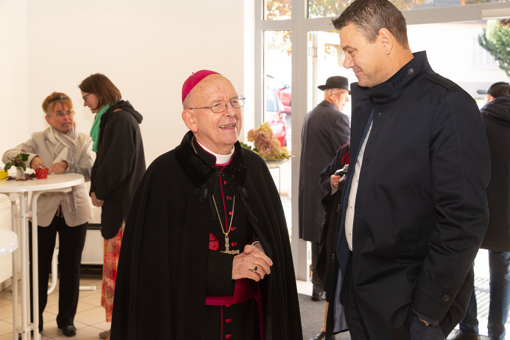 Festmesse-103 | Fotodoku der Festmesse anläßlich der Seligsprechung von Maria Theresia LEDOCHOWSKA 1975, zelebriert von Altbischof DDr. Klaus Küng und Pfarrer Mag. Zenon PAJAK in der Pfarrkirche Loosdorf. 
