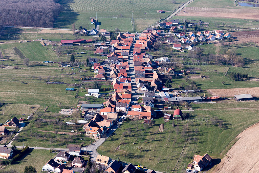 Vue aérienne: Vue de la ville à Eschbach dans le département Bas Rhin, France. Photo: IMG_097470.jpg prise le 16/03/2017 par Werner Riehm/FLY-FOTO.eu – Résolution de l'original: 5472 x 3648 px