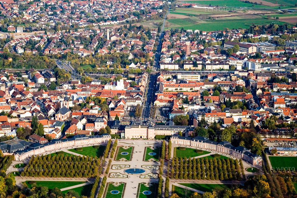 Luftbild: Schloß Schwetzingen in Schwetzingen im Bundesland Baden-Württemberg in Deutschland. Foto: IMG_14290.jpg vom 19.10.2008 durch Werner Riehm/FLY-FOTO.de