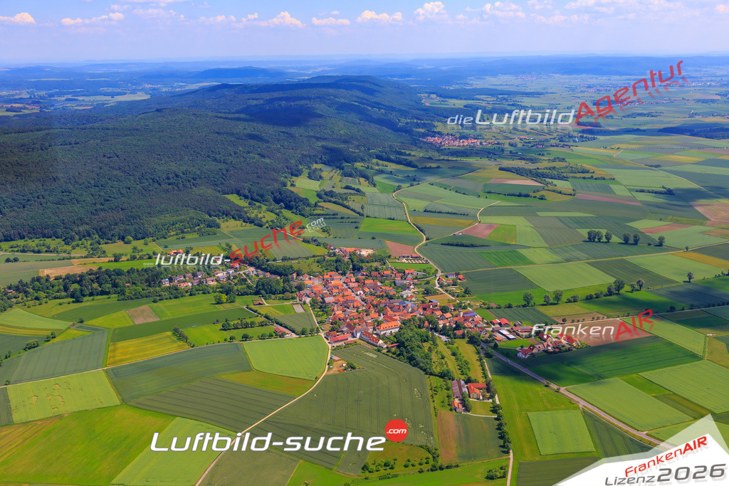 Die Luftaufnahme Birnfeld - Stadtlauringen wurde vom UL-Flugzeug (keine Drohne) aus fotografiert.Hohe Druck- Auflösung-die Geschenkidee!