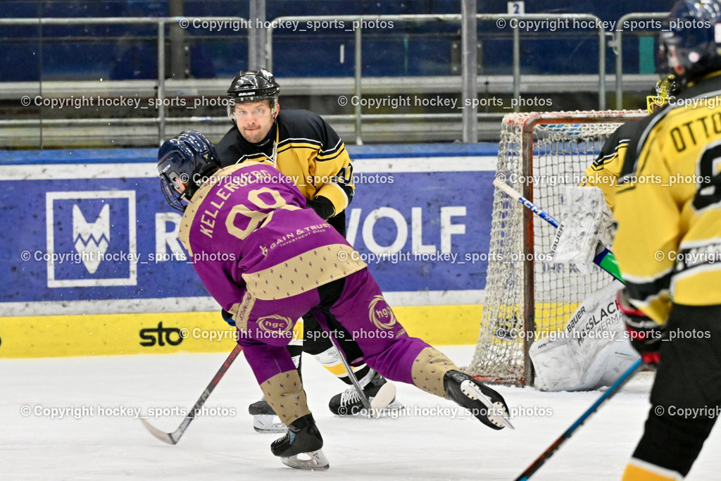 EC Kellerberg vs. EC Arnoldstein | #98 Schwab Anthony EC Kellerberg, #40 Hartlieb Manuel EC Arnoldstein, EC Kellerberg vs. EC Arnoldstein, EC Kellerberg vs. EC Arnoldstein am 27.01.2026 in Villach (Stadthalle Villach), Austria, (Photo by Bernd Stefan)