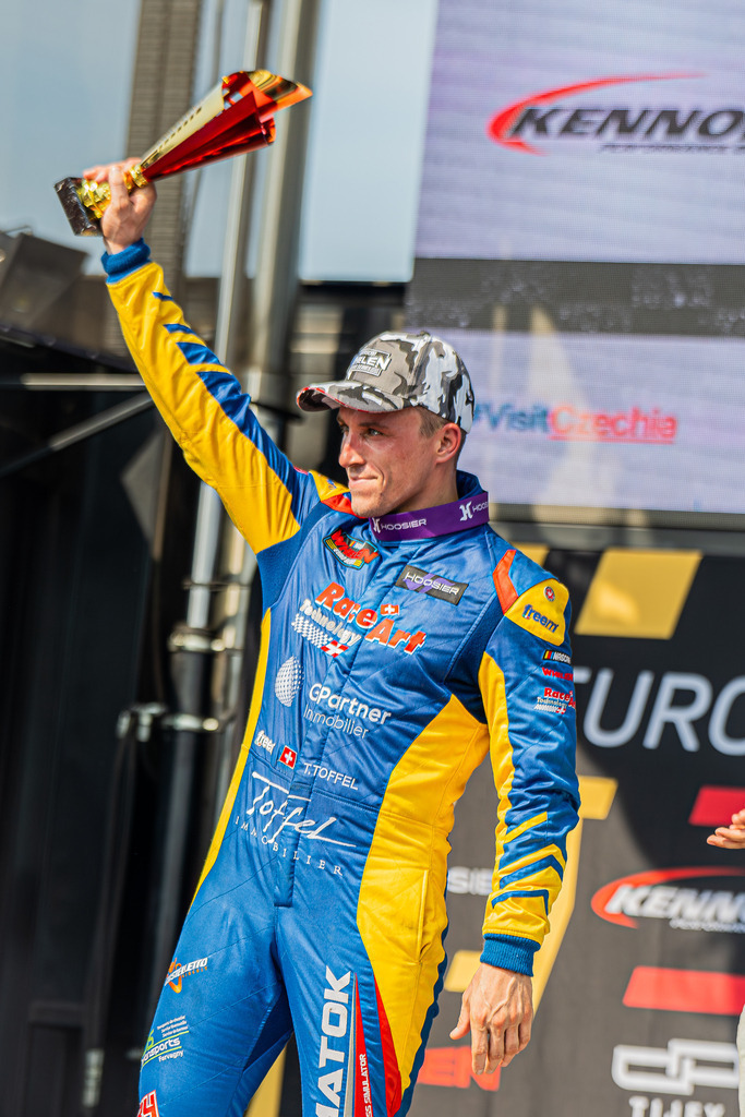 _DSC7043-Enhanced-NR | Exklusive Motorsport-Fotografie aus Leipzig von TXO Media – für Rennfahrer, Teams & Sponsoren. Sausemuth liefert starke Bilder, die Emotion zeigen. Jetzt buchen & glänzen! - Realisiert mit Pictrs.com