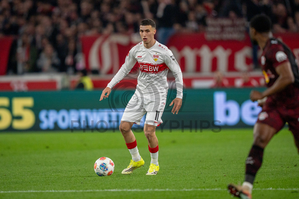VfB Stuttgart vs. RB Leipzig, Fussball, 1. Bundesliga, 26. Spieltag, 15.03.2026 | Bilal El Khannouss (VfB Stuttgart, #11),VfB Stuttgart vs. RB Leipzig, Fussball, 1. Bundesliga, 26. Spieltag, 15.03.2026Foto: photosbyphips/Philip Ziegler
