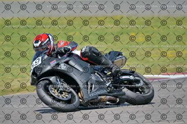 26BT02-2065 | markuskiefer.com - Realisiert mit Pictrs.com