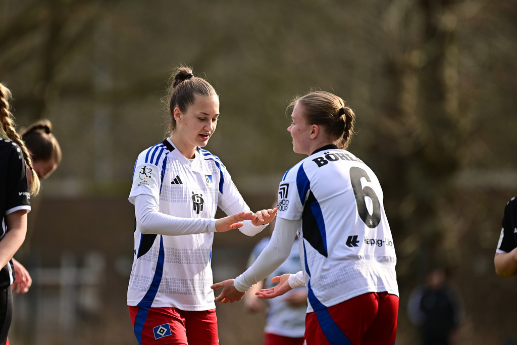 Fußball I Frauen I Saison 2024-2025 I 2. Bundesliga I 19. Spieltag I Hamburger SV - SV 67 Weinberg | Der Sportfotograf. - Realisiert mit Pictrs.com