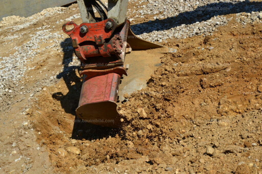 bib-lg02-erdarbeiten-0181 | Nach LV-Leistungsgruppen sortierte Detailfotos über den Bau eines Hauses. Alle Hausbau-Bilder direkt vom Urheber und Autor der Website Haus-Selber-Bauen.com