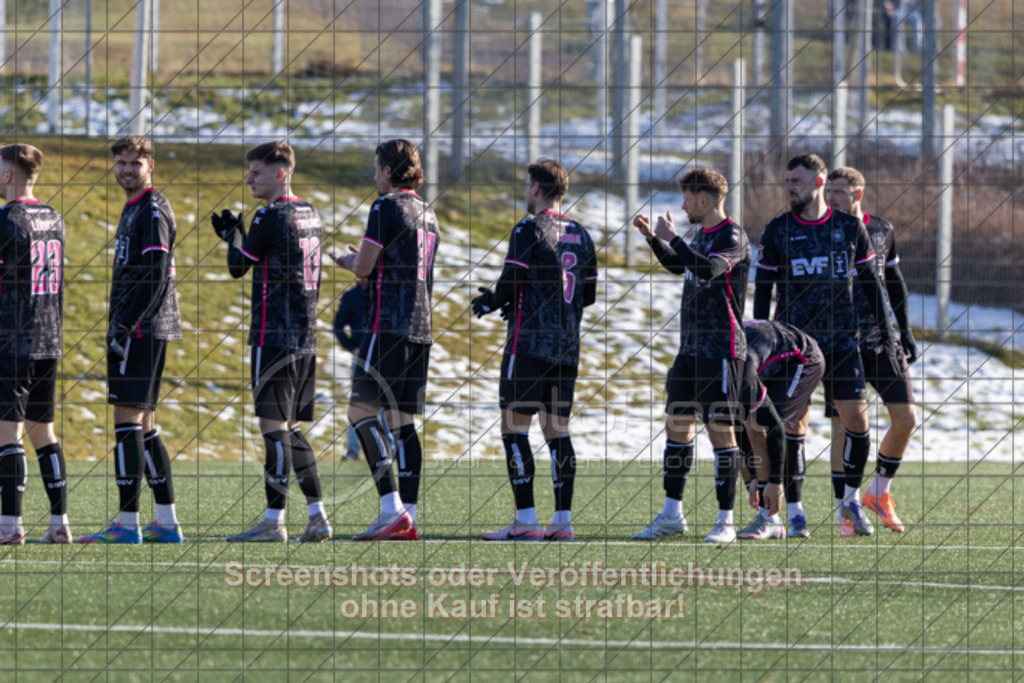 20260131_140327_0062 | #,TSV Bad Boll (weiß) vs. 1.Göppinger SV (schwarz), Fußball, Freundschaftsspiel, wfv, Saison 2025/2026, Kunstrasenplatz, Erlengarten 37, 73087 Bad Boll, 31.01.2026 - 14:00 Uhr,Foto: PhotoPeet-Sportfotografie/Peter Harich