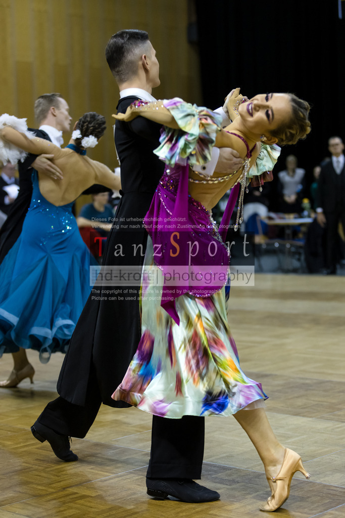20241102_DC_HGR_Std_08744 | Tanzsportbilder, Standardtanz, Lateintanz, WDSF, DTV, LTVB, dancecomp, goc, hessen tanzt, blaues band der spree, walzer, tango, wiener walzer, slowfox, quickstepp, samba, rumba, cha-cha-cha, paso doble. jive, hd-kroft photography, turniertanzsport