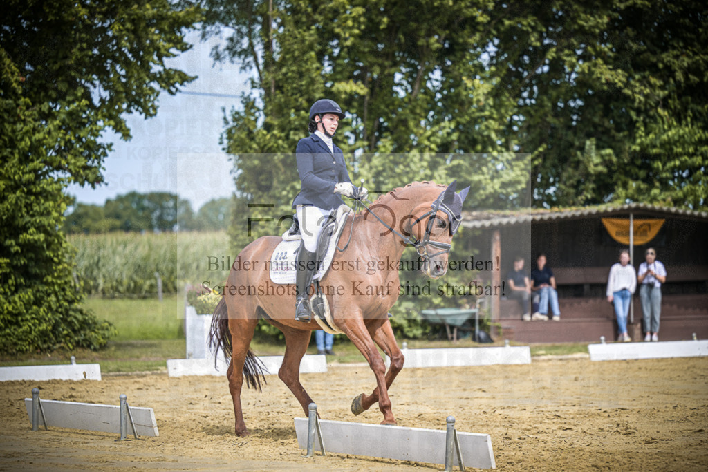 DOS_2538 | Entdecke hochwertige Reitturnierfotos von Foto Oger. Professionell, emotional und authentisch – jetzt Lieblingsmomente im Shop bestellen.Deutschlandweite Turnierfotografie. - Realisiert mit Pictrs.com