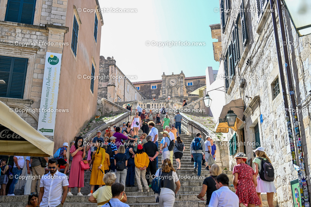 Kroatien_ Dubrovnik_ 11.10.2023-215 | 11.10.2023, Kroatien, HRV, Dubrovnik im Bild Gastronomie, Tourismus, Touristen, Sehenswuerdigkeiten, Stadtansichten



eine Stadt im suedlichen Kroatien an der Adriakueste in der Gespannschaft Dubrovnik-Nereveta. Die Altstadt wurde im Jahr 1979 von der UNESCO in die Liste des Weltkulturerbes aufgenommen.
