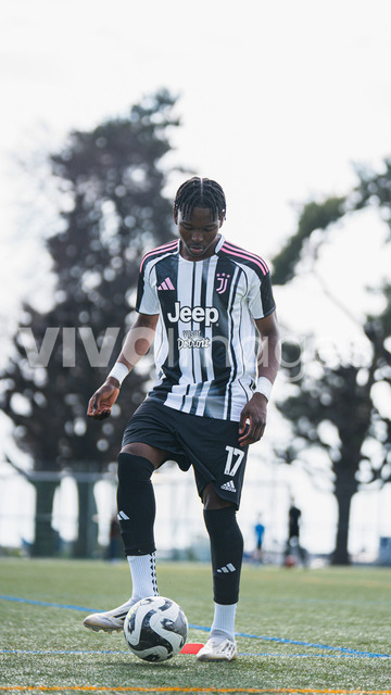 juv_lut_fmachado-0067 | Images from the Juniors B match between Juventus Academy and FC Lutry, played on 18 March 2026 in Lutry, Switzerland, featuring players, coaching staff and match action throughout the game.