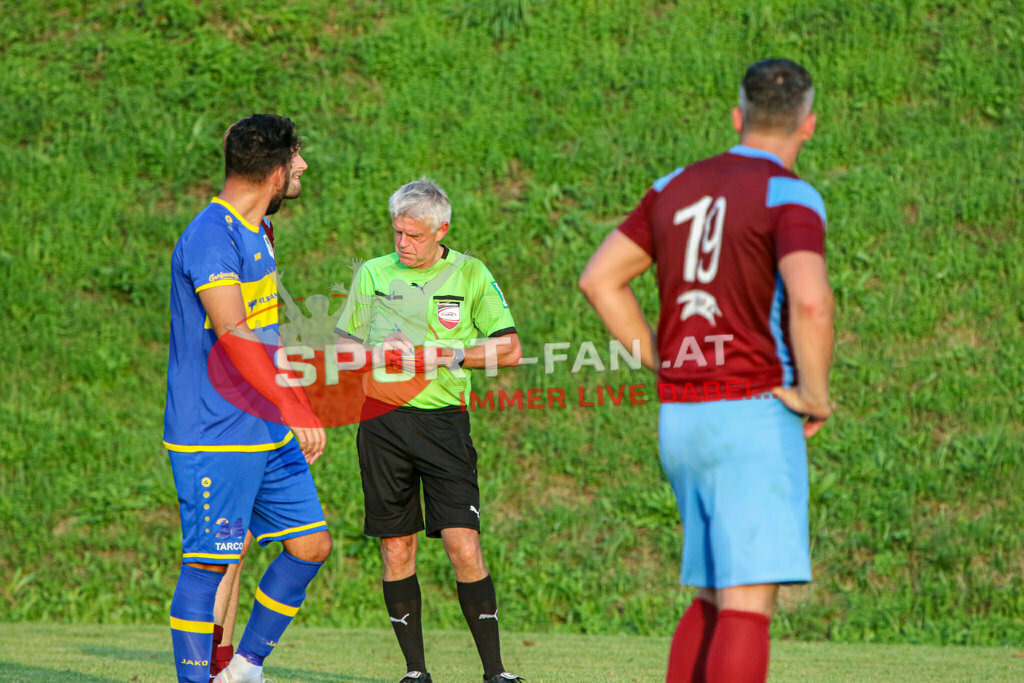 SK Maria Saal - DSG Ferlach 2-3, Unterliga Ost | Schiedsrichter Johann Schrittesser, Imran Khazhmagamadov (SK Maria Saal #19) SK Maria Saal - DSG Ferlach 2-3 am 22.08.2023 in Maria Saal
(Sportplatz), Austria, (Photo by Ernst Krawagner sport-fan.at) - Realisiert mit Pictrs.com