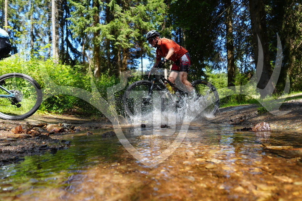 FC605247 | Fotogalerie der Treibjagd im Dunkelwald - Dein MTB Etappenrennen im Erzgebirge - Realisiert mit Pictrs.com