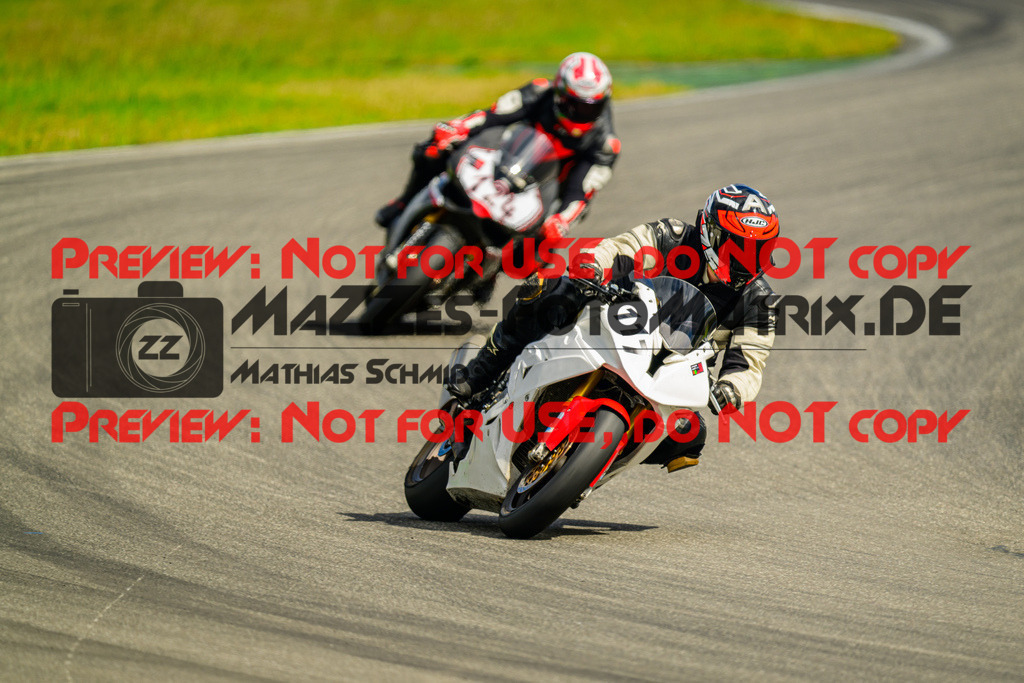 MaZZes_FotoMatrix_240615_6007705_7291 | ROT