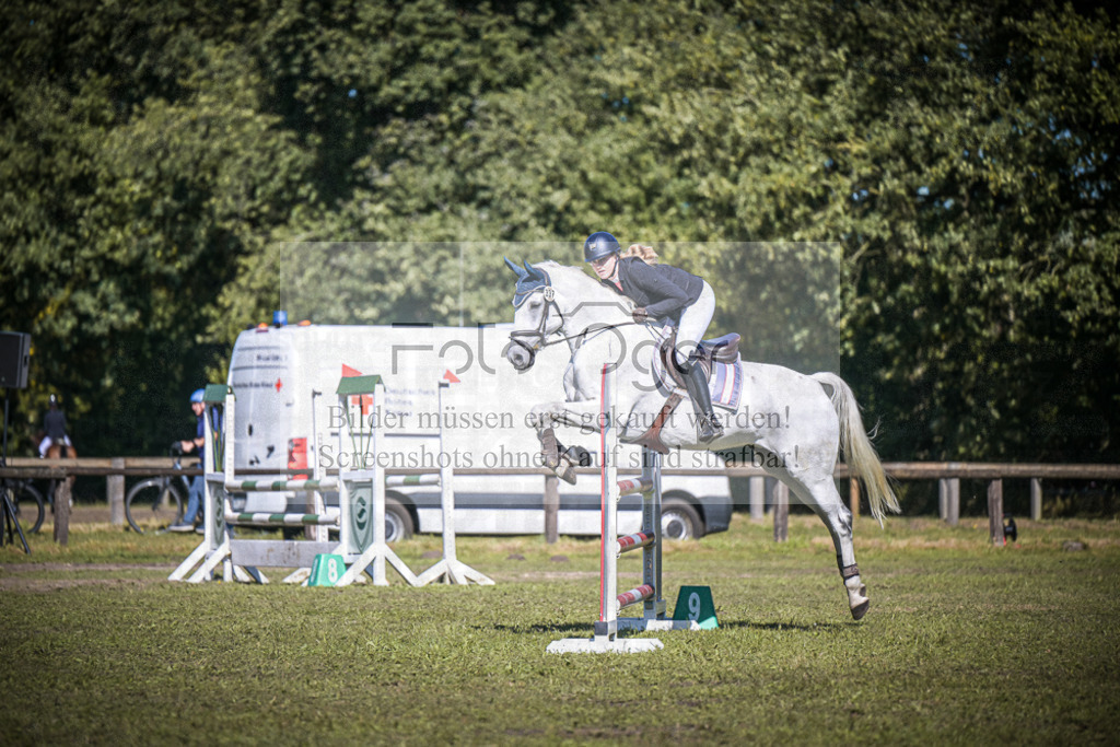 DOS_0232 | Entdecke hochwertige Reitturnierfotos von Foto Oger. Professionell, emotional und authentisch – jetzt Lieblingsmomente im Shop bestellen.Deutschlandweite Turnierfotografie. - Realisiert mit Pictrs.com