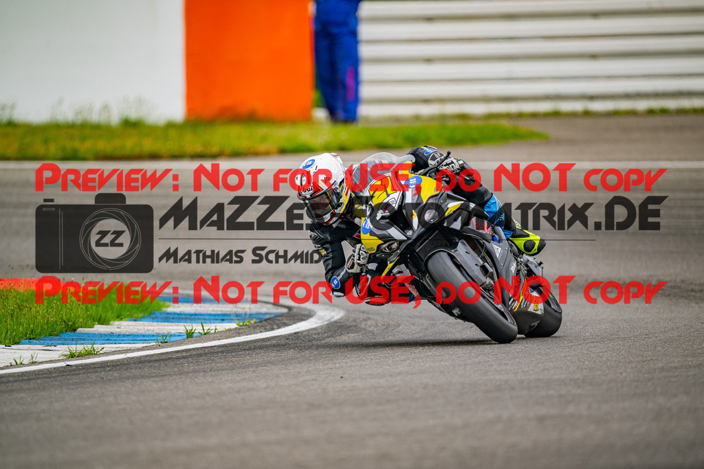 MaZZes_FotoMatrix_240701_6007705_3206 | WEISS