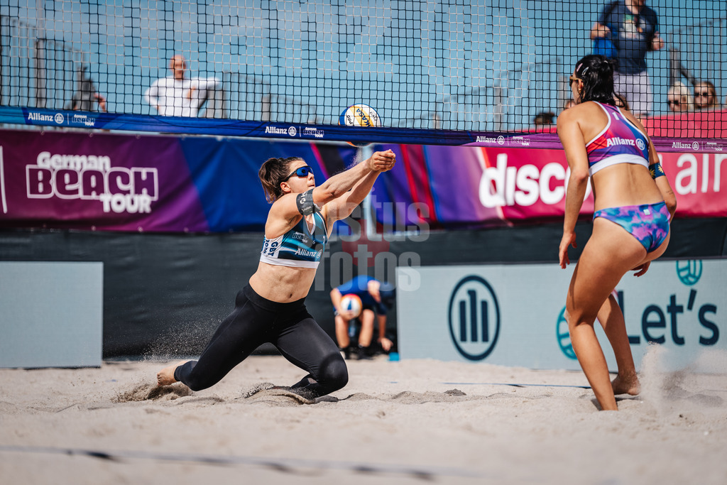 Beachvolleyball | Frauen | Allianz German Beach Tour 2024 | Tourstop Kühlungsborn 2 | 17.08.2024 | Anna-Lena Grüne spielt den Ball
