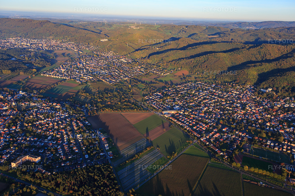 Luftbild: Ortsansicht am Rand des Odenwalds aus Südwesten im Ortsteil Alsbach in Alsbach-Hähnlein im Bundesland Hessen in Deutschland. Foto: IMG_075075.jpg vom 18.10.2014 durch Werner Riehm/FLY-FOTO.de