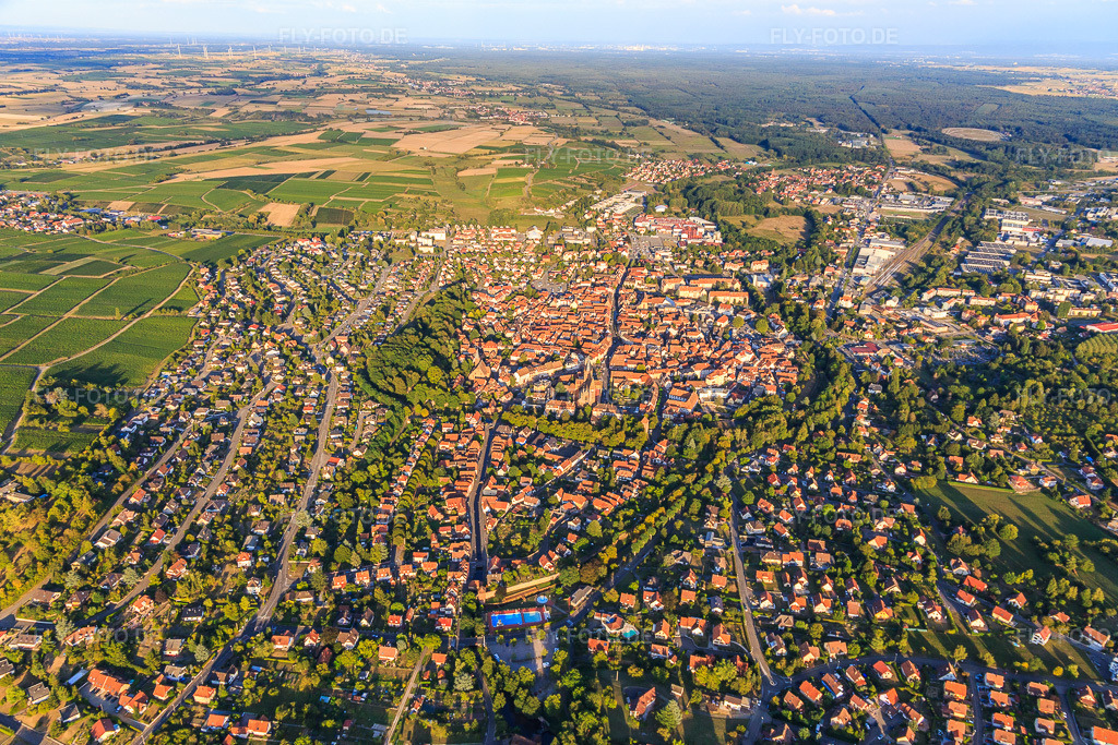 Luftbild: stadtübersicht aus Westen in Wissembourg im Bundesland Bas-Rhin in Frankreich. – Foto: IMG_117428.jpg vom 06.09.2019 durch Werner Riehm/FLY-FOTO.de – Auflösung des Originals: 5259 x 3506 px