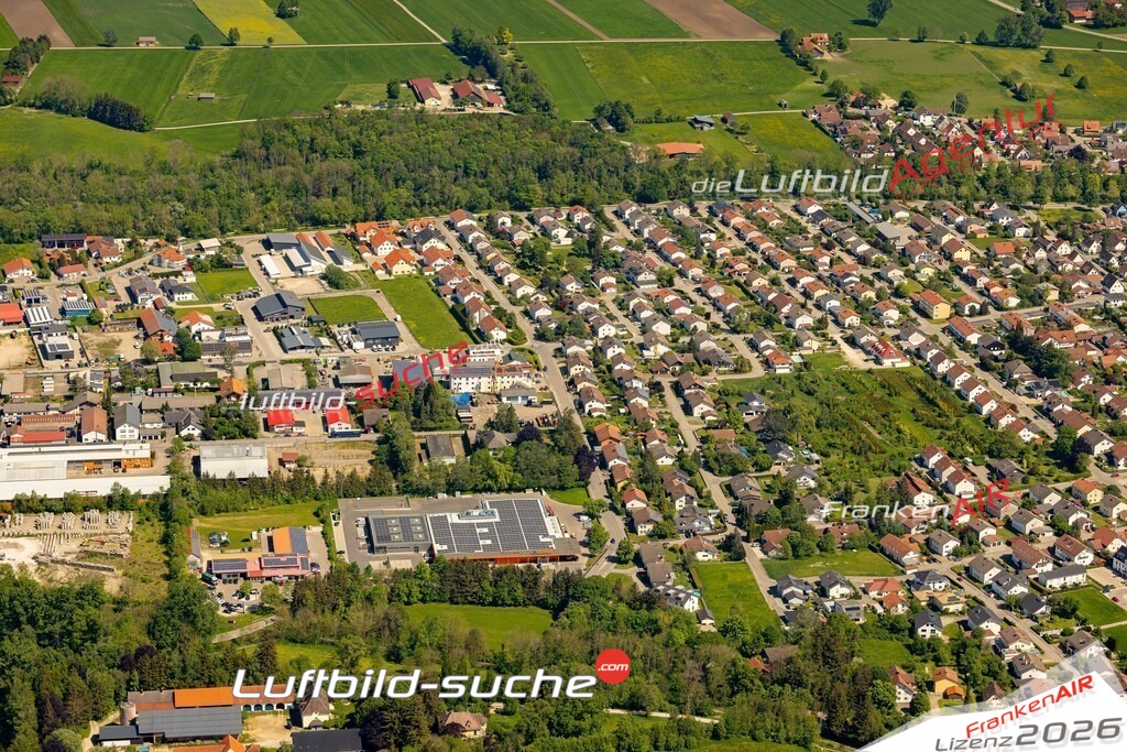 Das Luftbild zeigt :  Türkheim - Die Luftaufnahme wurde 2024 vom UL-Flugzeug aus erstellt ( keine Drohne ) - Hochauflösende Luftaufnahme - Für grossformatige Ausdrucke geeignet. Die Geschenkidee !Mit Lizenz und Bildrechte bestellbar