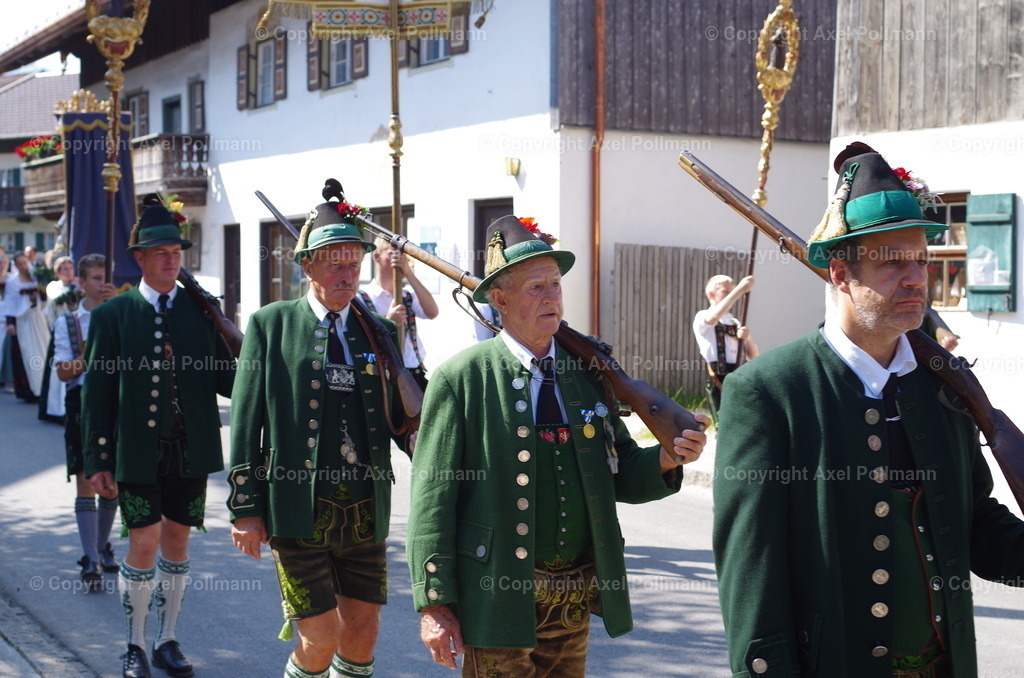 IMGP3807 | fotografiert von Axel PollmannLeonhardi Wallfahrt Benediktbeuern und Murnau, Fronleichnam, Fasching, Landschaft im Loisachtal und Benediktbeuern  - Realisiert mit Pictrs.com