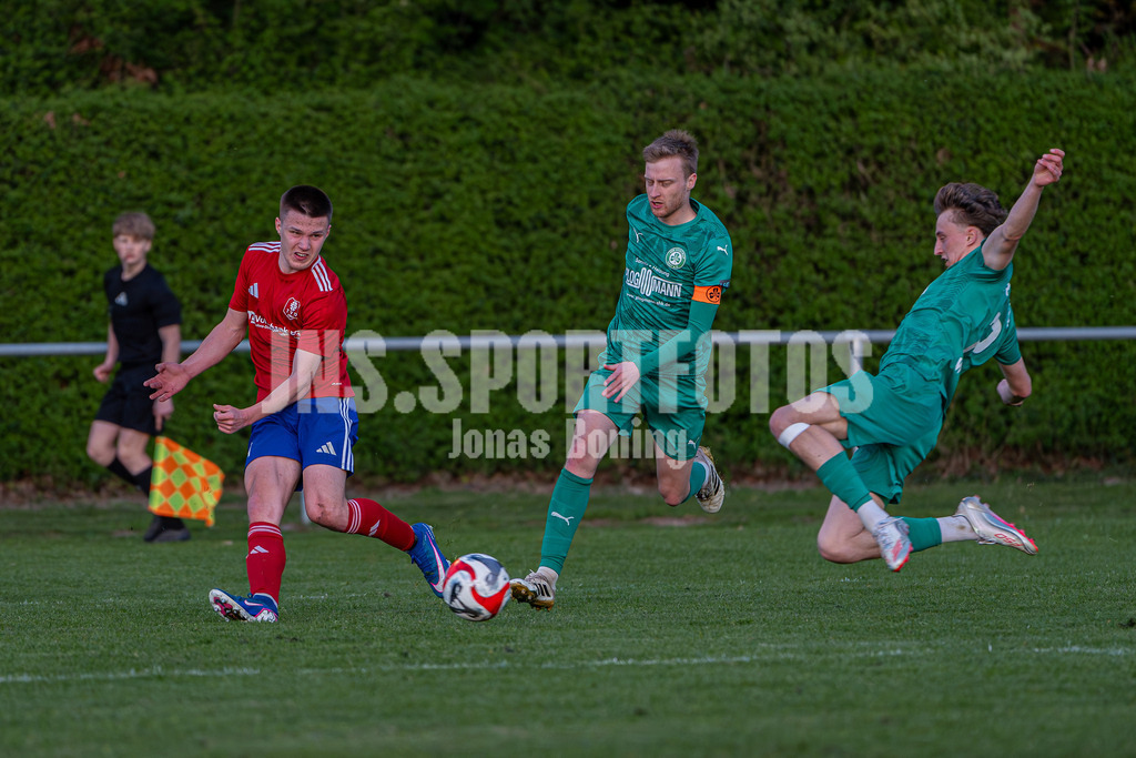 Fußball I Herren I Saison 2025-2026 I Landesliga Weser-Ems I 17. Spieltag I TV Dinklage - VfR Voxtrup I 12617 | jns.sportfotos - Realisiert mit Pictrs.com