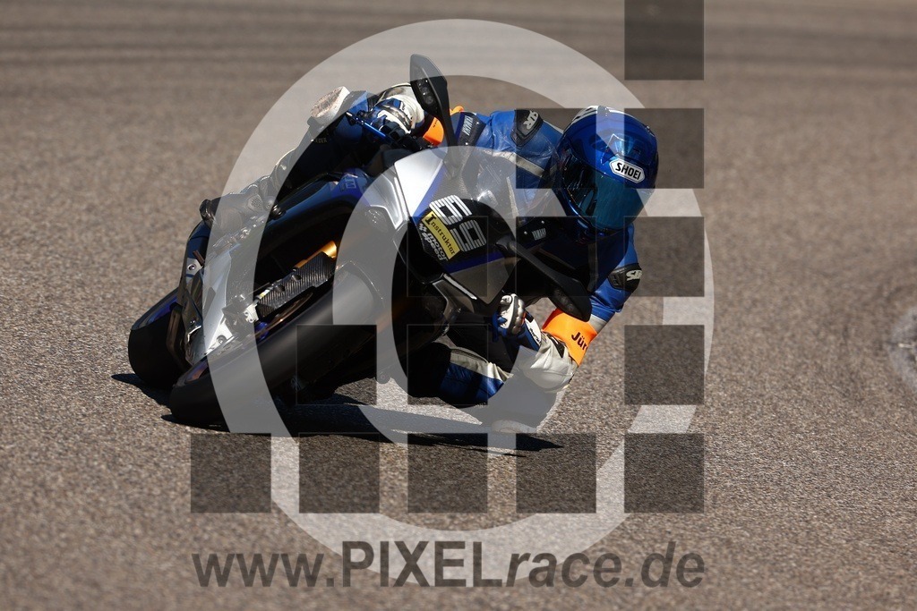 0069-20250530_00671 | Schöne Erinnerungen an spannende Momente - das festzuhalten ist unser Job. PIXELrace.de ist seit 2003 auf den Rennstrecken Europas unterwegs um die Action draußen beim Fahren und die wunderbare Stimmung imm Fahrerlager für euch einzufangen.