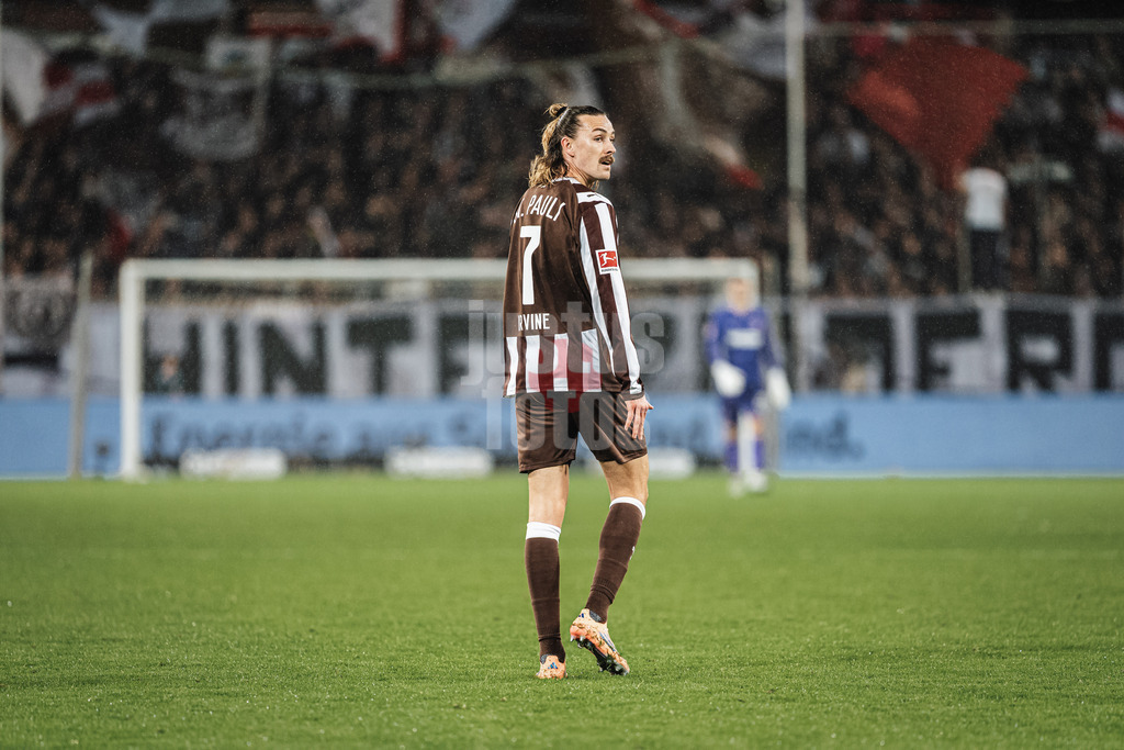 Fußball | Männer | Saison 2025/2026  | Fußball-Bundesliga | 09. Spieltag | FC St. Pauli vs. Borussia Mönchengladbach | 01.11.2025 | Jackson Irvine (#7, FC St. Pauli)