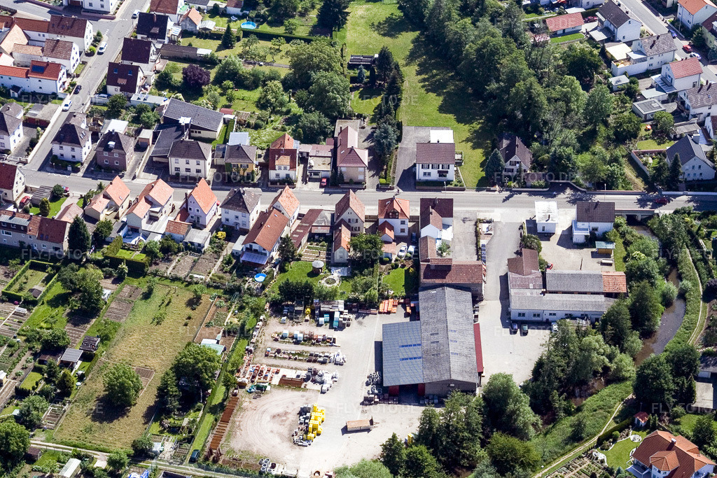 Luftbild: Am Oberteich in Herxheim bei Landau im Bundesland Rheinland-Pfalz in Deutschland. Foto: IMG_2271.jpg vom 03.06.2006 durch Werner Riehm/FLY-FOTO.de
