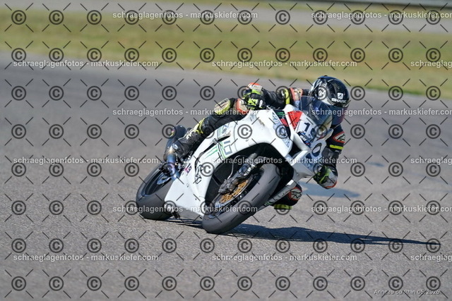 26BT02-0261 | markuskiefer.com - Realisiert mit Pictrs.com