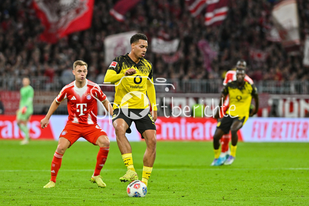 FC Bayern München - Borussia Dortmund | mUNICH, GERMANY - with ball Felix NMECHA (Borussia Dortmund 20) during the bundesliga match between FC Bayern Munich vs. Borussia Dortmund on matchday 7 at Allianz Arena on October 18, 2025 in Munich, Germany / DFL REGULATIONS PROHIBIT ANY USE OF PHOTOGRAPHS AS IMAGE SEQUENCES AND/OR QUASI-VIDEO