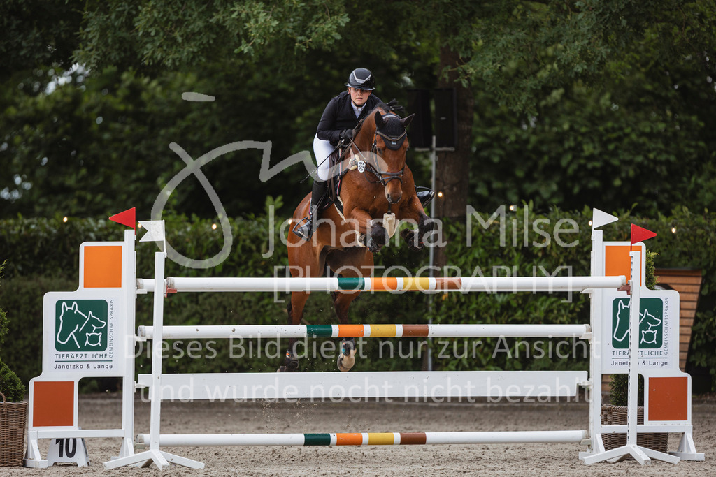 240614_Lemwerder_S1-Springen-534 | Deine schönsten Turniermomente als professionelle Fotos! Entdecke hochwertige Pferdesport-Fotografie im Online-Shop. Jetzt Fotos finden & bestellen!