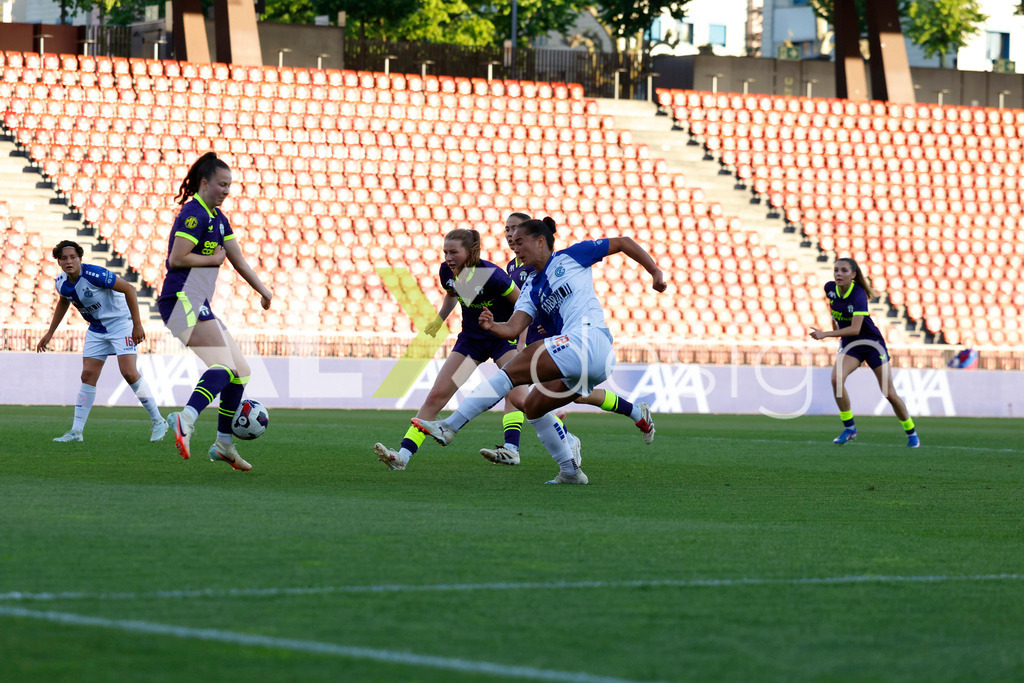 GC Zürich vs FC Zürich - AXA Women’s Super League Playoffs - Stadion Letzigrund | KAYLA MCKENNA of Grasshopper Club Zürich shot on goal during the AXA Women’s Super League Playoffs quarter-final second leg between GC Zürich and FC Zürich at Stadion Letzigrund, Zurich, Switzerland. - Realisiert mit Pictrs.com