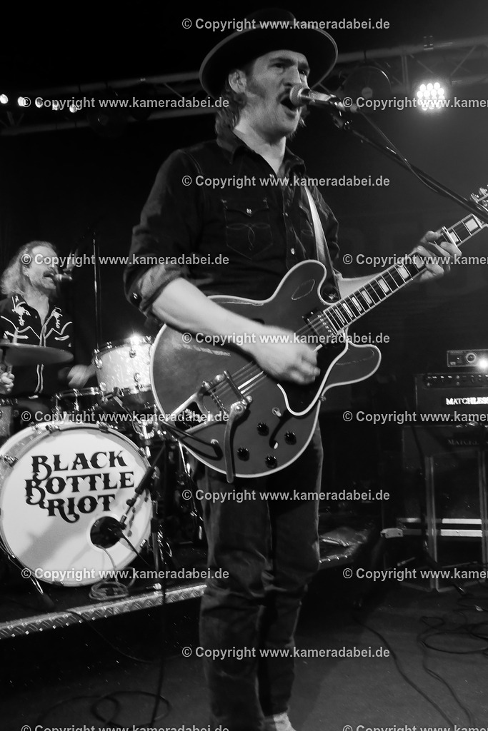 Konzert : Black Bottle Riot am 14.11.2025 im Rare Guitar in Münster | Konzert : Black Bottle Riot am 14.11.2025 im Rare Guitar in Münster - Realisiert mit Pictrs.com