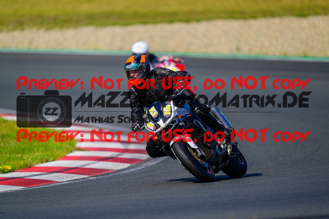 MaZZes_FotoMatrix_240724_6007705_2-343 | GELB