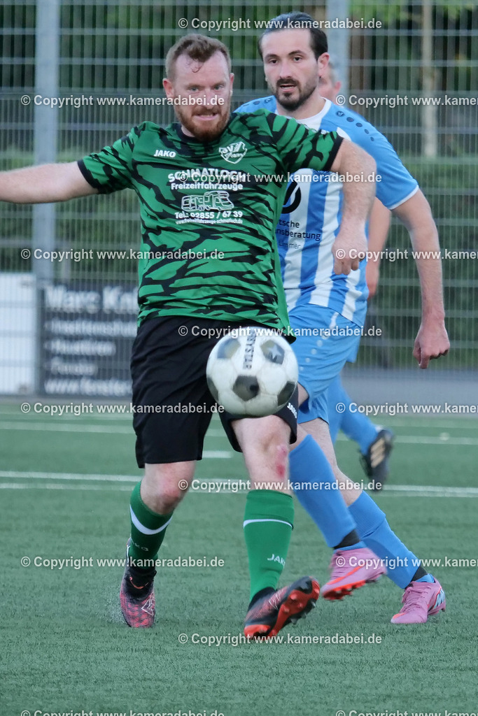 Fußball Kreispokal 25/26 Ü 32 : Spiel um Platz 3 : SV 08/29 Friedrichsfeld - SV Ringenberg AH  2 : 1 | Fußball Kreispokal 25/26 Ü 32 : Spiel um Platz 3 : SV 08/29 Friedrichsfeld - SV Ringenberg AH  2 : 1Spielort : Voerde Friedrichsfeld - Realisiert mit Pictrs.com