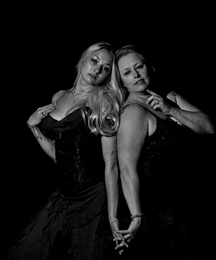 2025-06-02-204757_DSC00470 | Martin Fiedler Fotografie - Ausdrucksstarke Portraits im Raum Nürnberg - Realisiert mit Pictrs.com