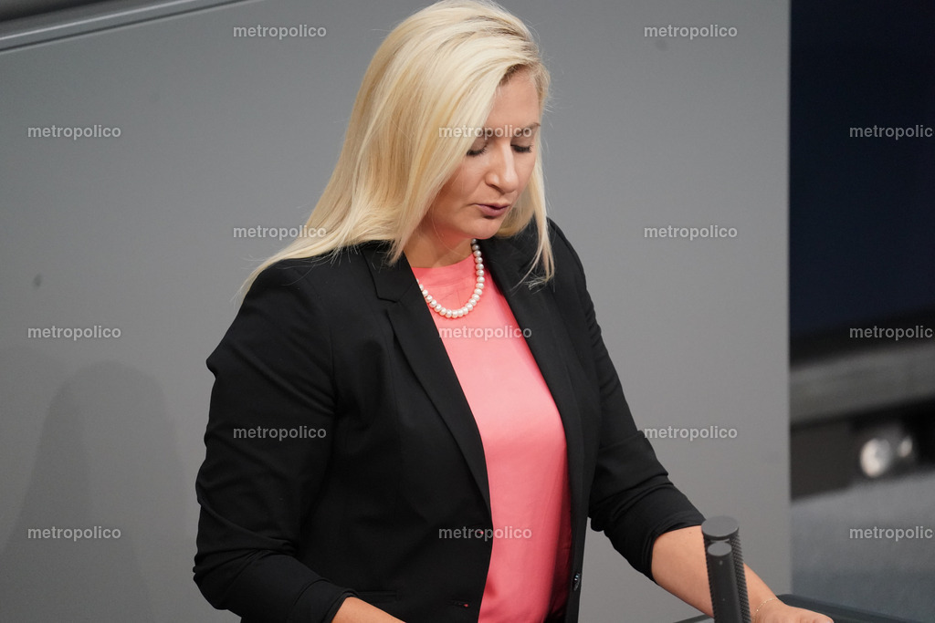 Carolin Bachmann | Metropolico