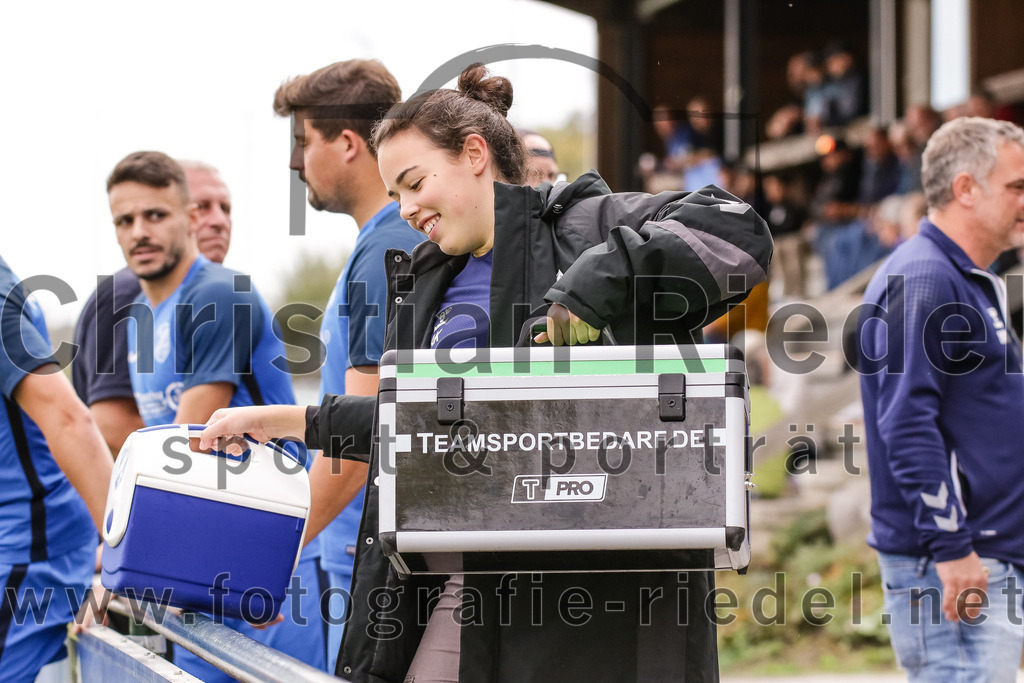 2023-10-14_007_FC_Langengeisling_gegen_TSV_Siegsdorf | Erding, Deutschland, 14.10.2023:
Fußball, Bezirksliga Oberbayern Ost 2023 / 2024, 13. Spieltag, FC Langengeisling gegen TSV Siegsdorf, Endergebnis: 3:0

Foto: Christian Riedel / fotografie-riedel.net