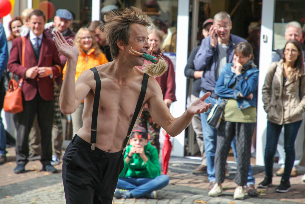 ShivaGrings_Act1_160 | Bildergalerie von Sport-Ereignissen aber auch von weiteren spannenden Dingen - nicht nur vom Niederrhein. In Anlehnung an den bekannten Spruch von Hanns Dieter Hüsch heißt das Motto: "Niederrhein ist überall".  - Realisiert mit Pictrs.com