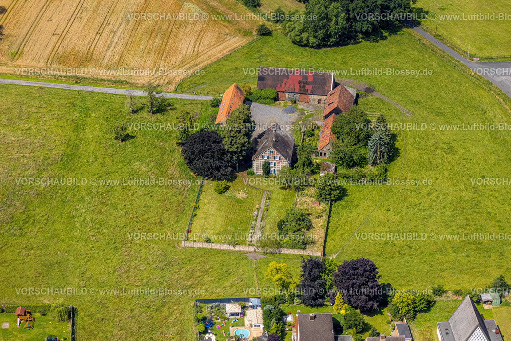 Hamm240706231 | Luftbild, landwirtschaftlicher Hof an der Dortmunder Straße, Fachwerkhaus umgeben von Wiesen und Feldern, Stadtbezirk Herringen, Hamm, Ruhrgebiet, Nordrhein-Westfalen, Deutschland