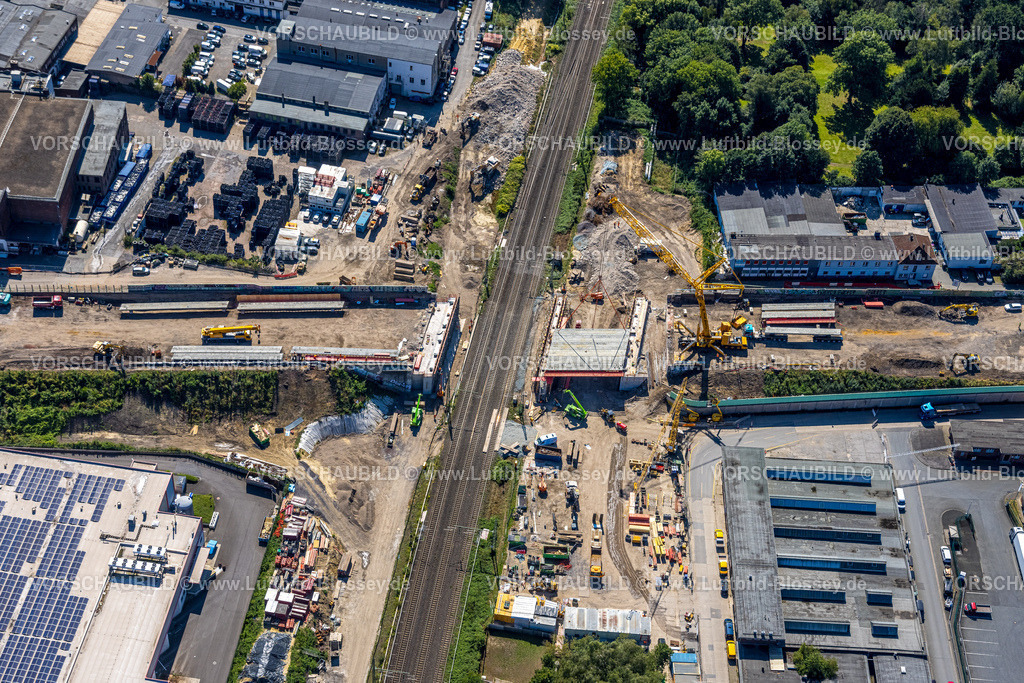 Bochum240816550 | Luftbild, Vollsperrung der Autobahn A40 am Ersatzneubau und Brückenbau Schlachthofbrücke über die Bahnschienen am Schlachthof, Hamme, Bochum, Ruhrgebiet, Nordrhein-Westfalen, Deutschland