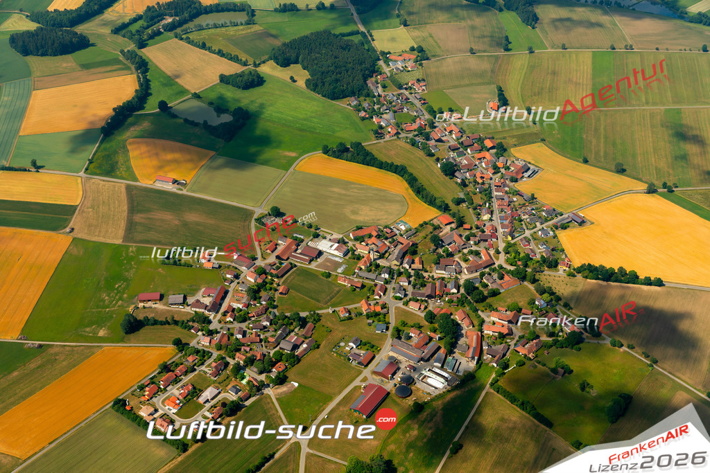 Das Luftbild zeigt : Muschenried Winklarn - Die Luftaufnahme wurde 2023 vom UL-Flugzeug aus erstellt ( keine Drohne ) - Hochauflösende Luftaufnahme - Für grossformatige Ausdrucke geeignet. Die Geschenkidee !Mit Lizenz und Bildrechte bestellbar