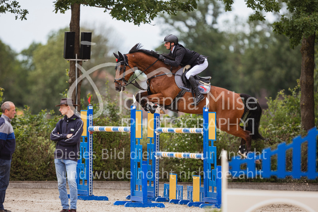 240614_Lemwerder_S1-Springen-535 | Deine schönsten Turniermomente als professionelle Fotos! Entdecke hochwertige Pferdesport-Fotografie im Online-Shop. Jetzt Fotos finden & bestellen!