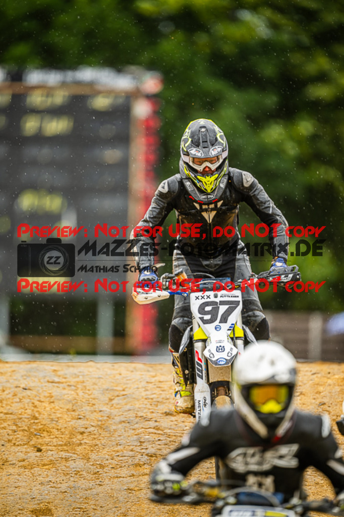 MaZZes_FotoMatrix_230701_1828 | S4