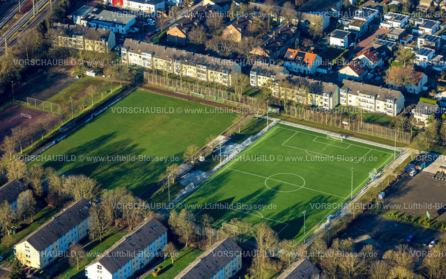 Duisburg241201971 | Luftbild, Fußballstadion Sportanlage Großenbaum, Wohngebiet Mehrfamilienhäuser Großenbaum, Duisburg, Ruhrgebiet, Nordrhein-Westfalen, Deutschland