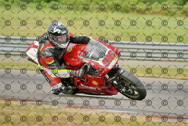 25bt05-0424 | markuskiefer.com - Realisiert mit Pictrs.com