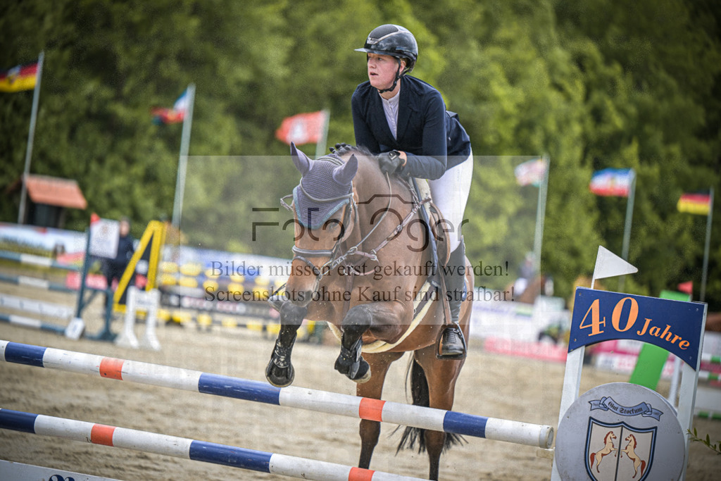 DOS_1789 | Entdecke hochwertige Reitturnierfotos von Foto Oger. Professionell, emotional und authentisch – jetzt Lieblingsmomente im Shop bestellen.Deutschlandweite Turnierfotografie. - Realisiert mit Pictrs.com