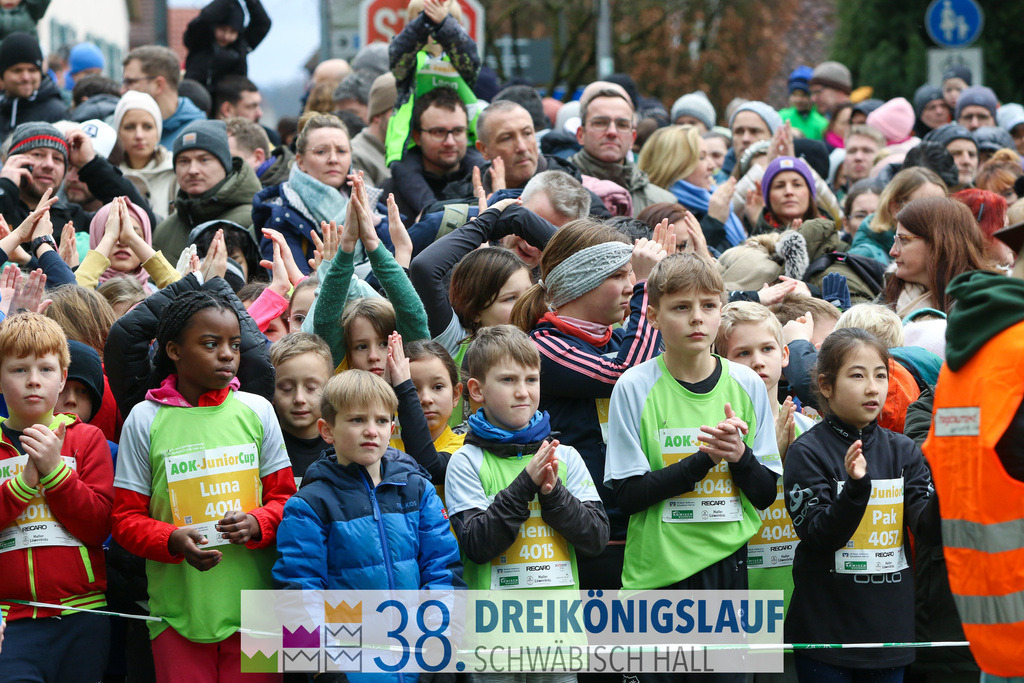 400m AOK Junior Cup | 3 Koenigslauf 2024 400m AOK Junior Cup - Realisiert mit Pictrs.com